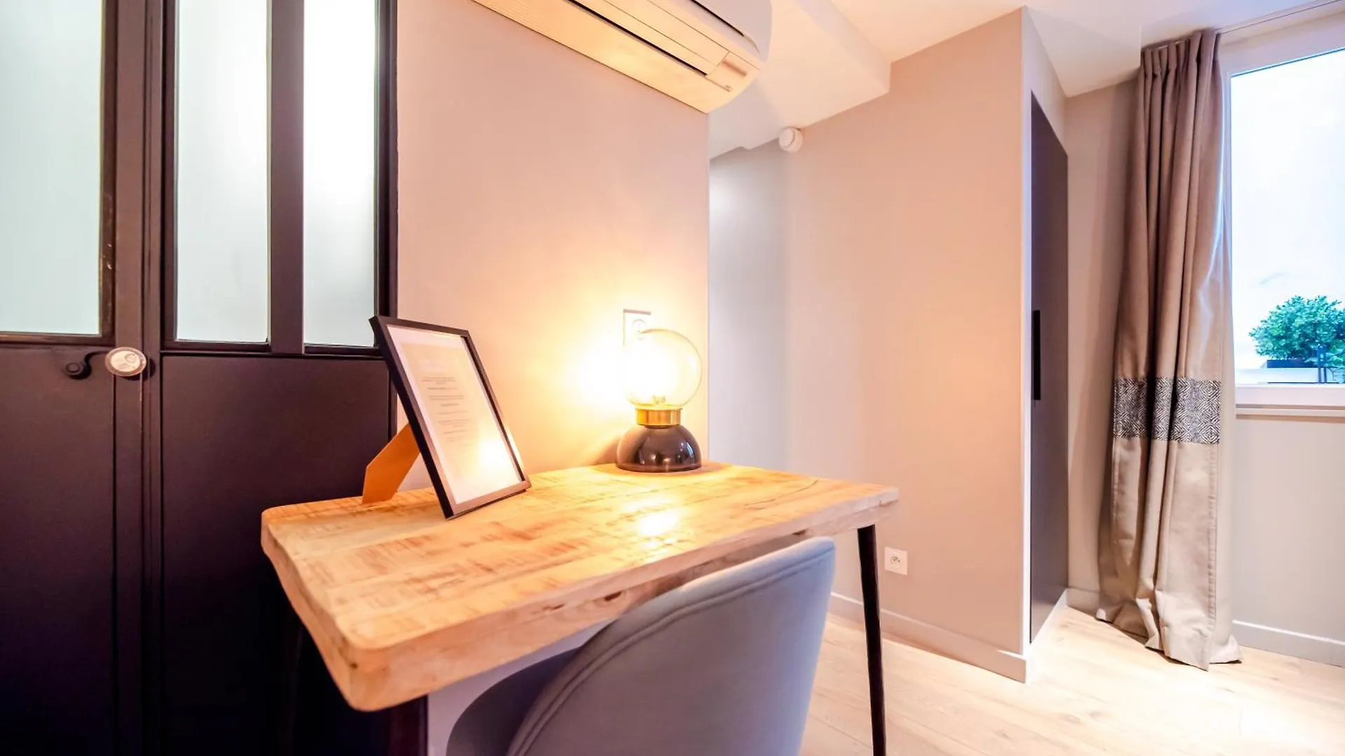 Apartment Les Boulevards Paris