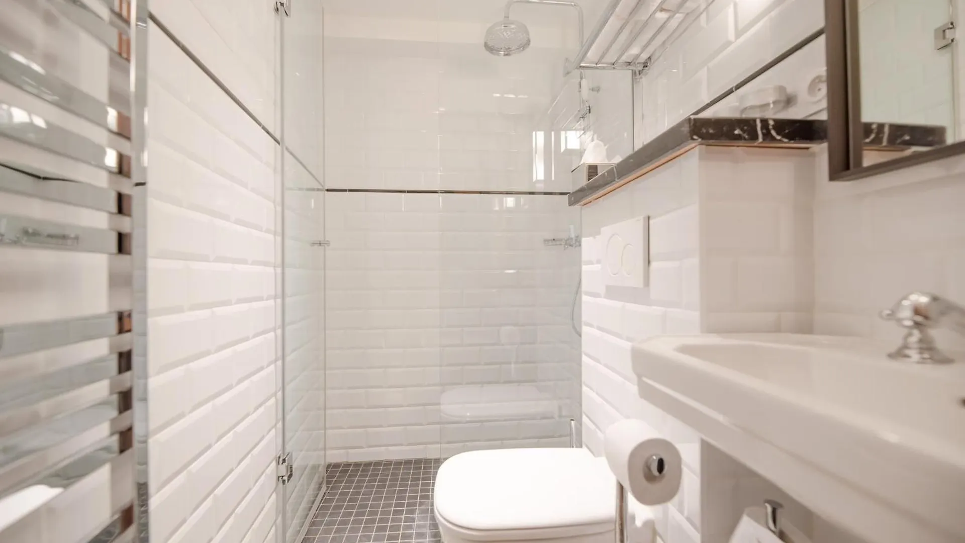 Apartment Les Boulevards Paris